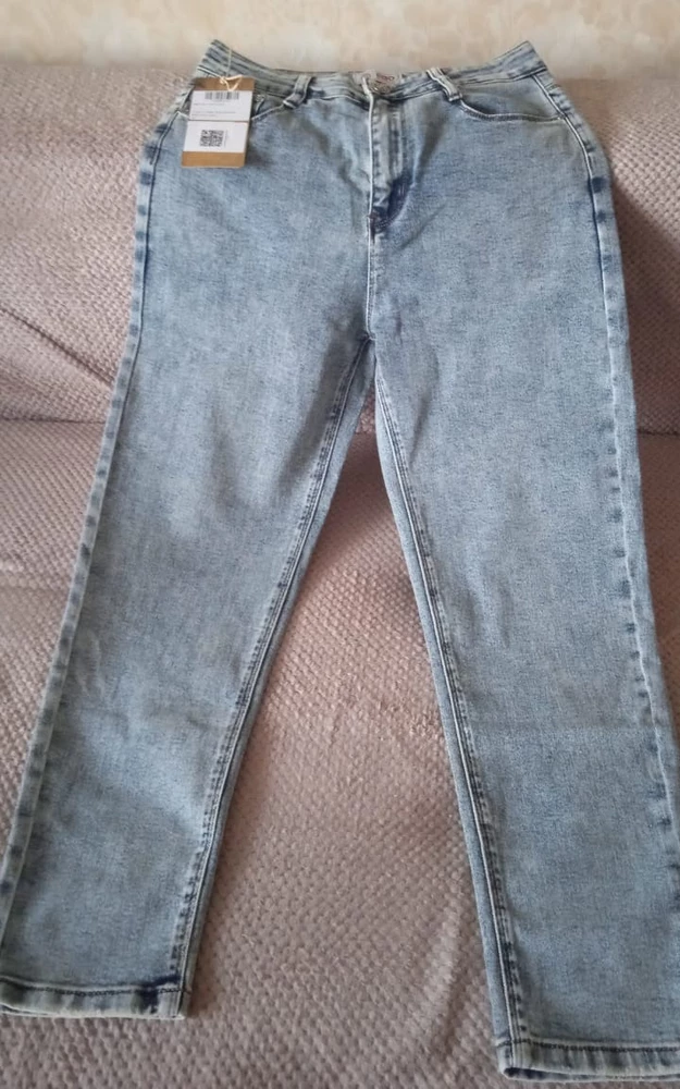 Очень классные и модные джинсы. Посадка идеальная, качество на высоте. Идут размер в размер
