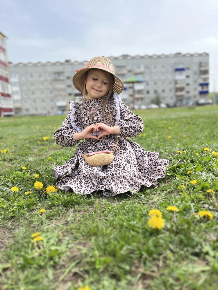 Очень крутое платье) материал хороший, сшито качественно, даже не раздумывали забирать или нет, спасибо 🌷