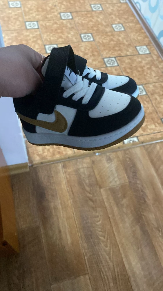 Классные кроссовки. Всем довольны. Сыну понравились. Носим с удовольствием 👍