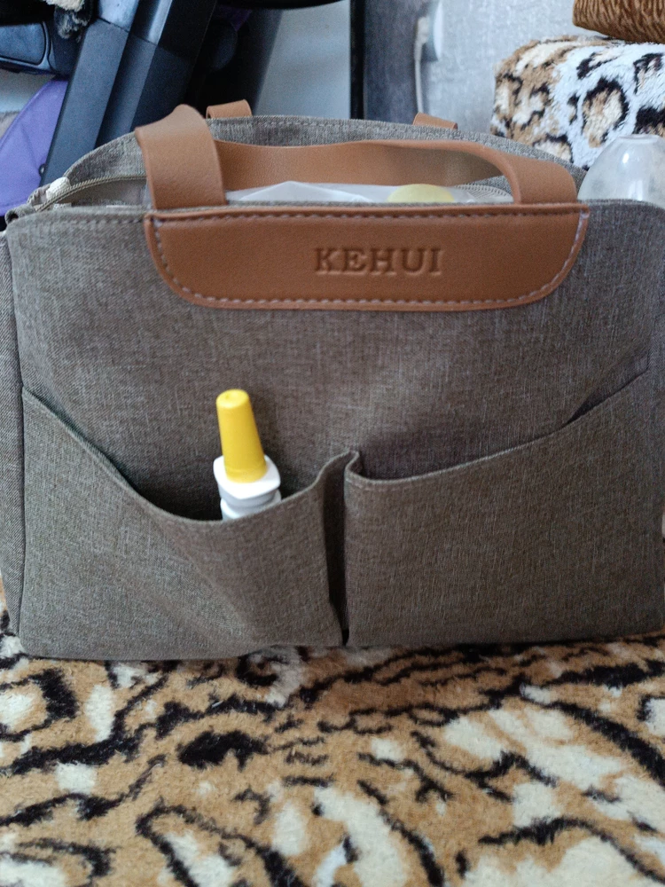 Сумка просто космос. С виду маленькая кажется, но на самом деле очень даже  вместительная👍 качество на 5+, все аккуратно сшить, нитки негде не висят. Спасибо огромное👌