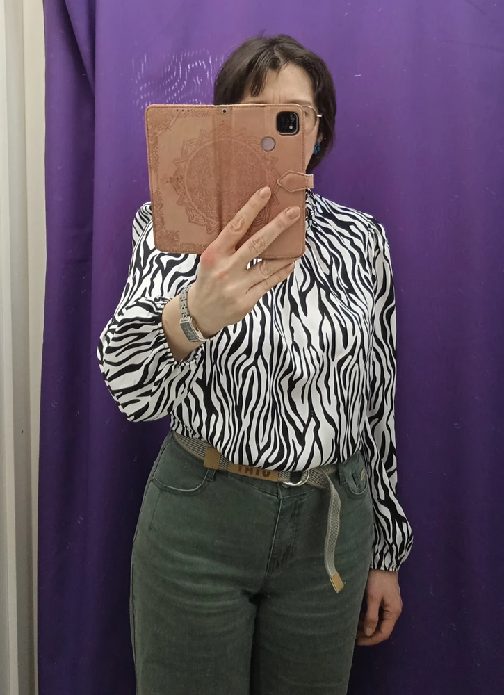 Осталась довольна покупкой. Поскольку модель свободного кроя, взяла на размер меньше и не ошиблась.