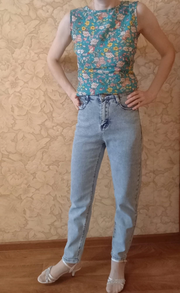 Джинсы классные, ткань плотная, сшиты аккуратно, очень понравились, мой рост 160 см