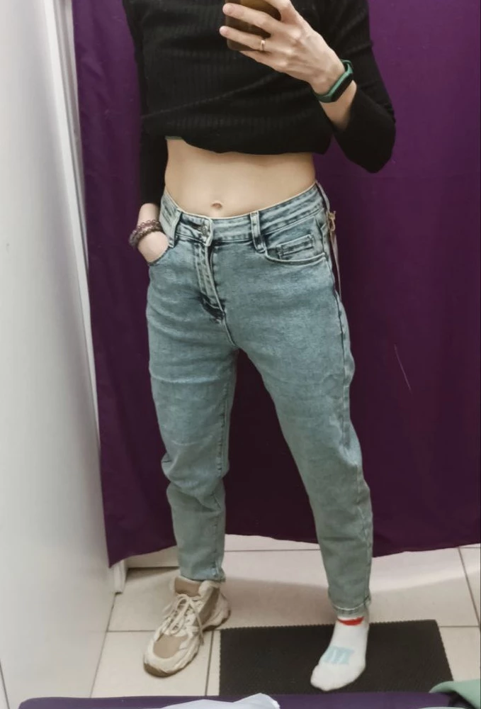 Джинcы сели идеально, выбирала по таблице размеров, длина по росту тоже подoшла.мягкие,приятные