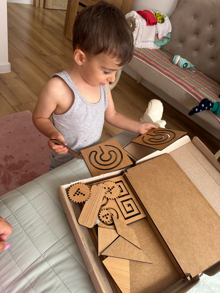 Понравилась очень, даже самый младший ребенок с удовольствием играет. Как жаль что в нашем детстве не было таких. Спасибо производителю!))