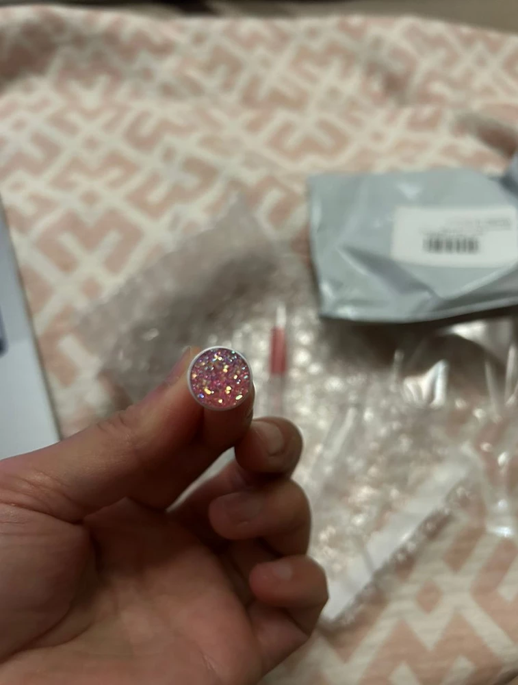 прикольная штучка)) особенно девочкам нравится
всем советую качества хорошая за такую цену