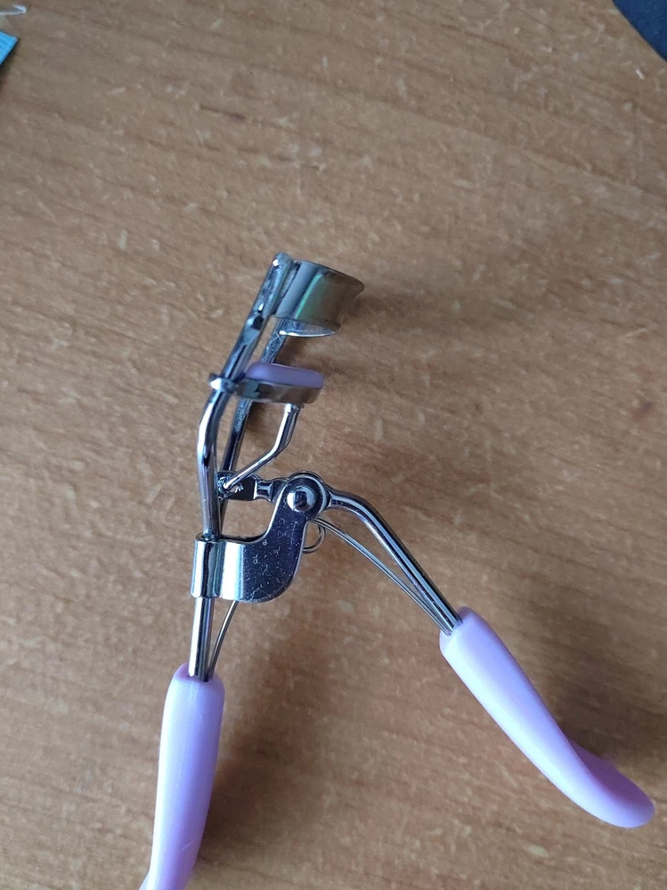 хорошо подкручивает реснички, спасибо!