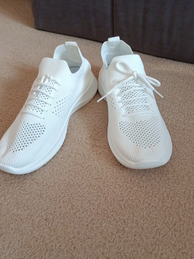 Кросовки просто супер. Размер Соответствует. Спасибо призводителю!!!