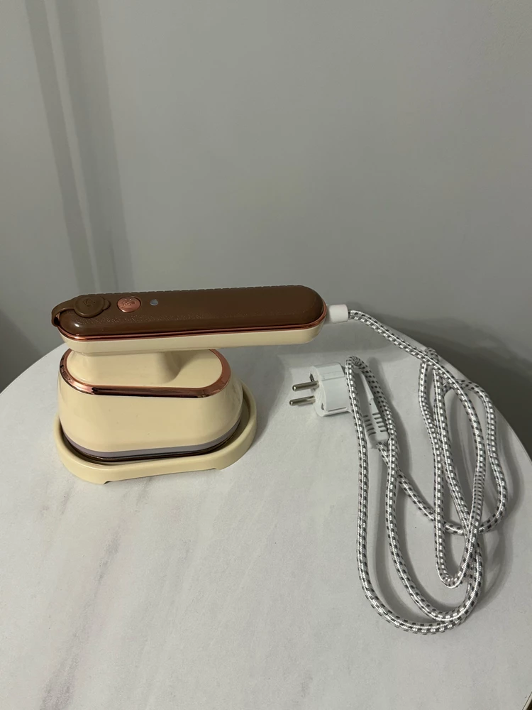 Отпариватель пришел отлично упакован. Легкий, удобно брать с собой в дорогу. Отпаривает вещи отлично. Довольна покупкой, советую