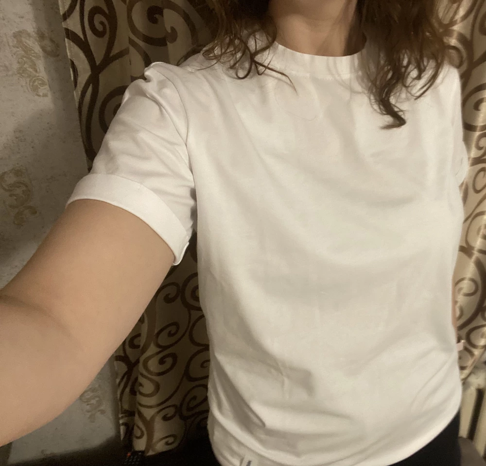 Хорошая базовая футболка, трикотаж плотный, качественный