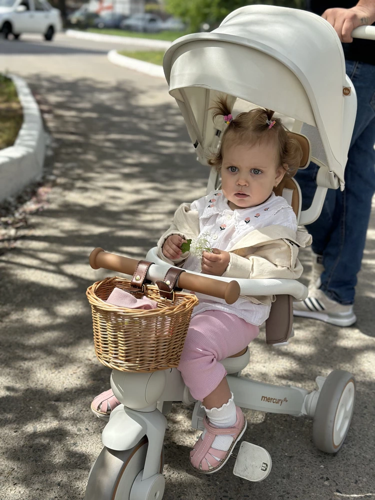 Просто чудо лосины, цвет , фасон , ткань , в них все прккрасно😍 идут в размер ))