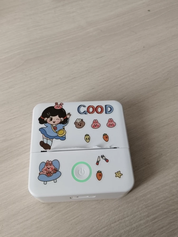 Очень хороший принтер, купила дочке дочь восторге она обклеела принтер наклейками всё супер, советую ♥️