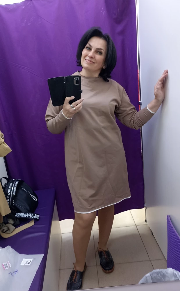 Платья супер🔥.. 
Очень нравятся 💯.. 
Набрала много длинных и с коротким рукавом, и с длинным.. 
Ношу и с ремнём, и без.. 
Очень довольна👍.. 
Заказала это короткое. 
Почему то не зашло,  хотя  мини ношу.. 
Не взяла. 
Качество как всегда на 5.
Рекомендую💯..