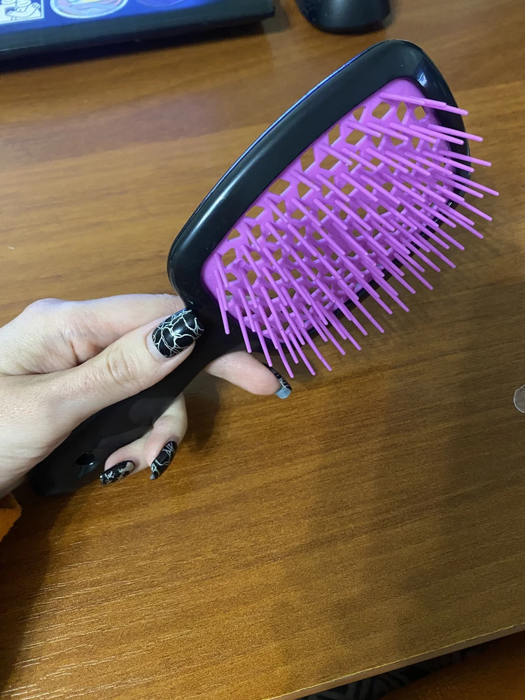Неожиданно супермягкая нежная расческа😍 Муж оценил, но и я в восторге! Ни одной выпавшей волосинки при расчесывании.