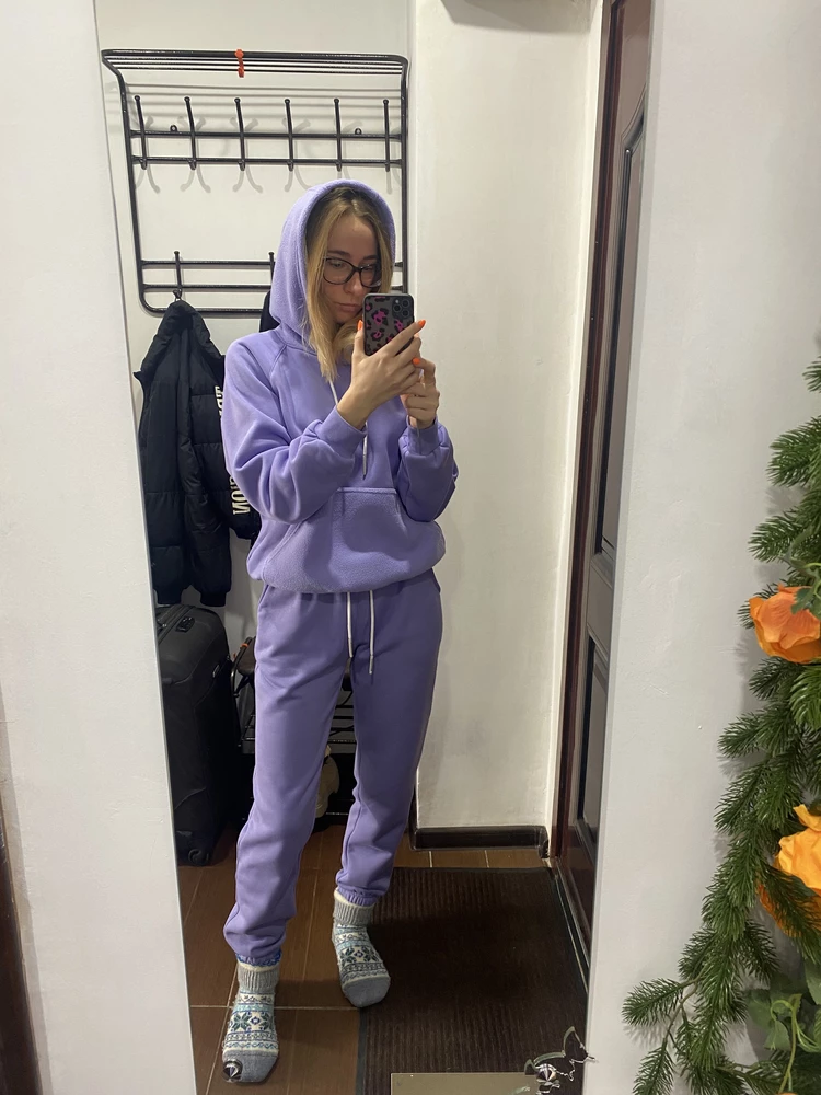 Хороший костюмчик за эти деньги, сидит отлично и приятный в носке