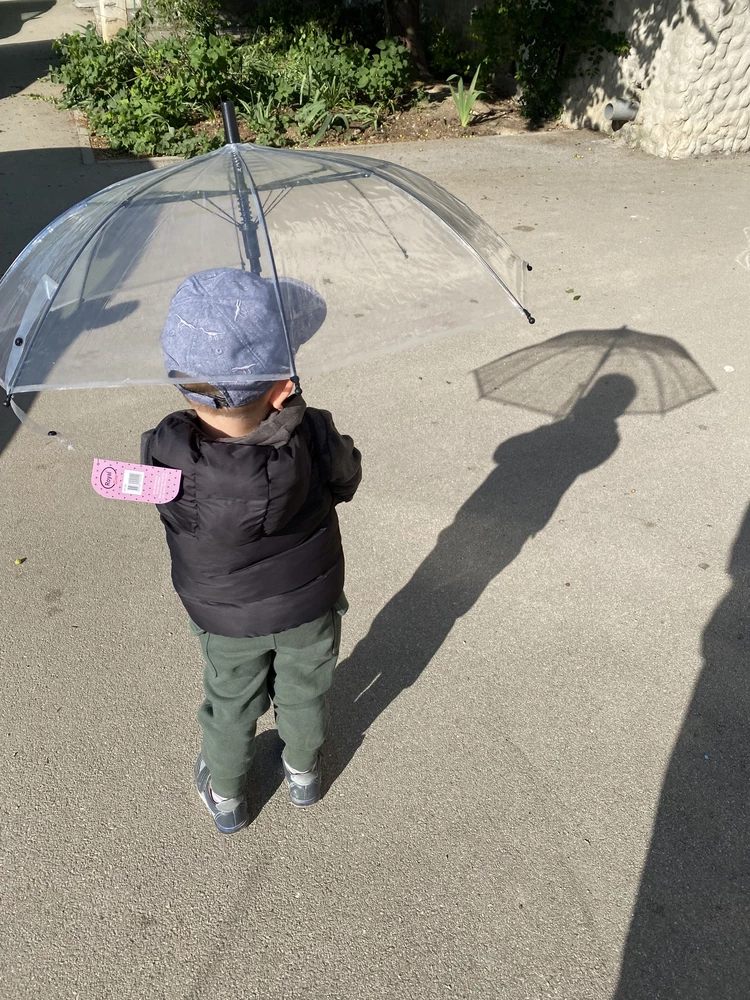 Классный зонтик. Ребенку нравится.