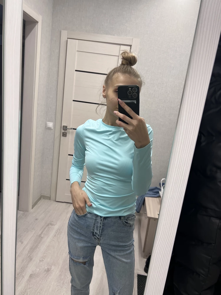 Девачкиии берите 😍😍😍 
Материал 💯 
Качество 👍🏻
Причиная к телу!