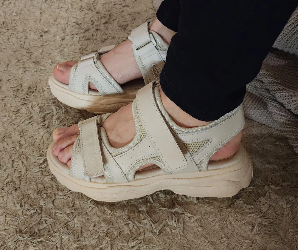 Красивые и очень удобные, подошва мягкая. Сделаны качественно.