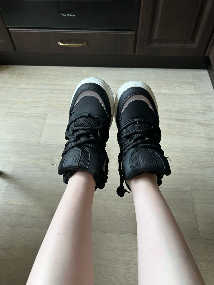 Прикольные) Посмотрим, сколько проживут😁
На 24,5см 38 размер.