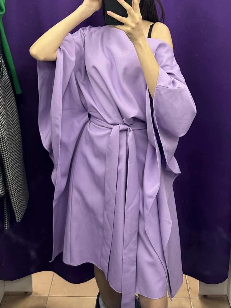 Платье понравилось, но оно было в пятнах, поэтому отказ, попробую перезаказать, надеюсь придет в нормальном состоянии!