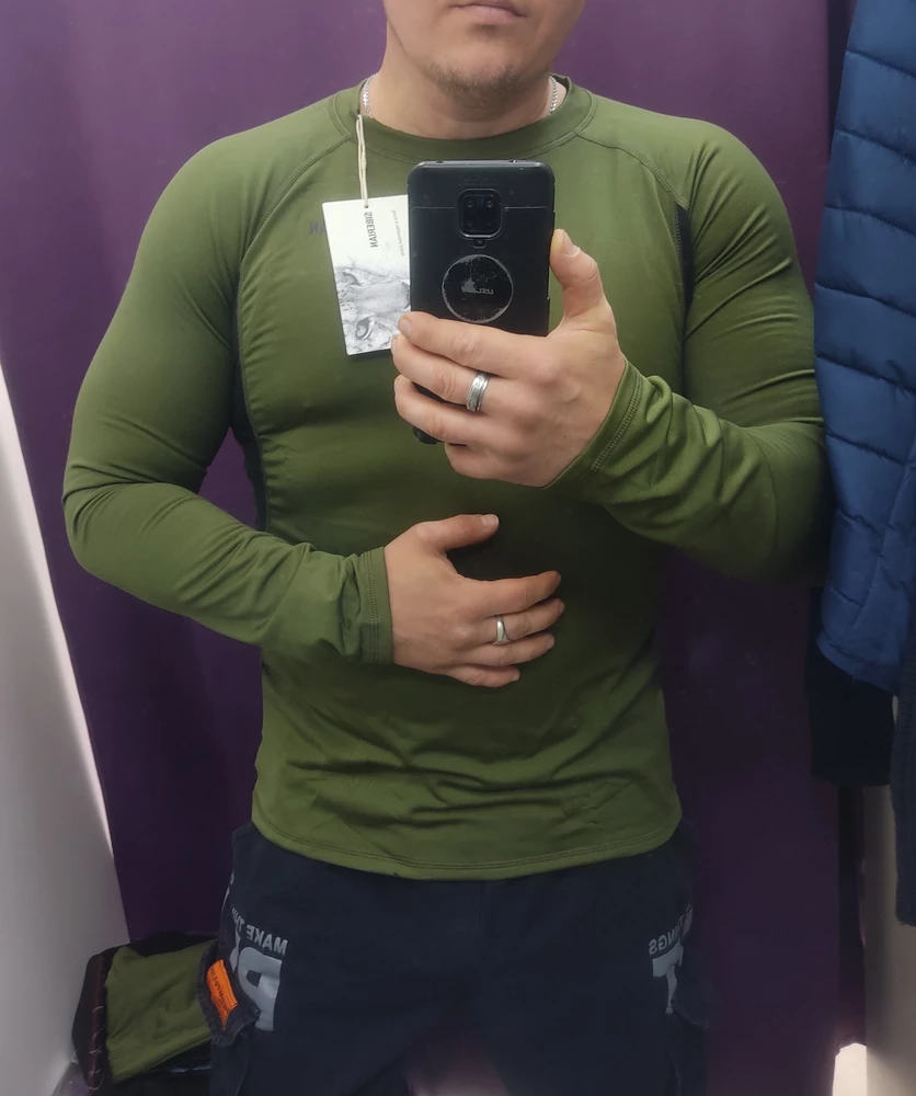 Хороший комплект!
Швы ровные, нитки не торчат, на тело сидит приятно, удобный и комфортный.
Весьма тепло в нём, но не жарко! Но за такую цену, даже очень не плохое термо!)))