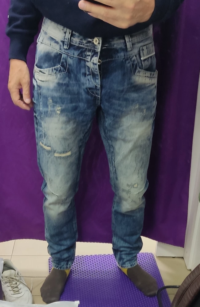 Хорошие качественные джинсы с удобной посадкой. На средний рост 176 идеально подошла маркировка 182