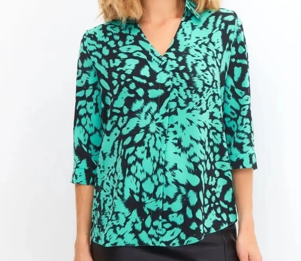 Шикарная блузка : не мнется, приятная к телу, сшито качественно, быстрая доставка, рекамендую к покупке