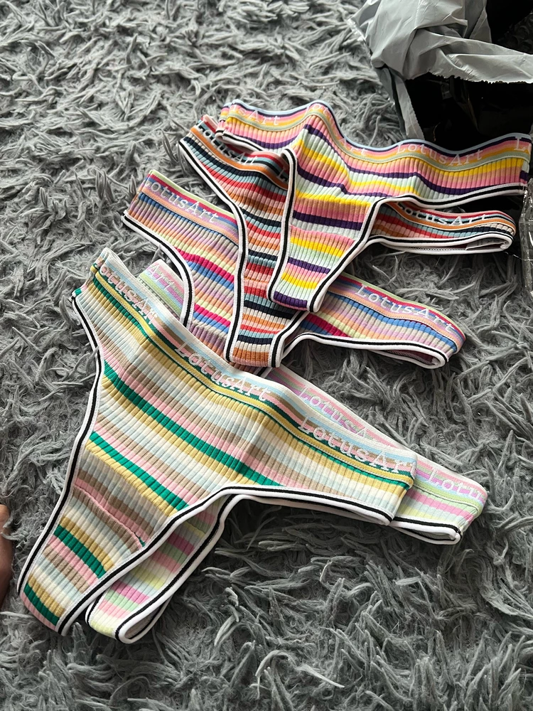 Чудесные! Такого же плана закахала более закрытую модель. Они тоже отличные!