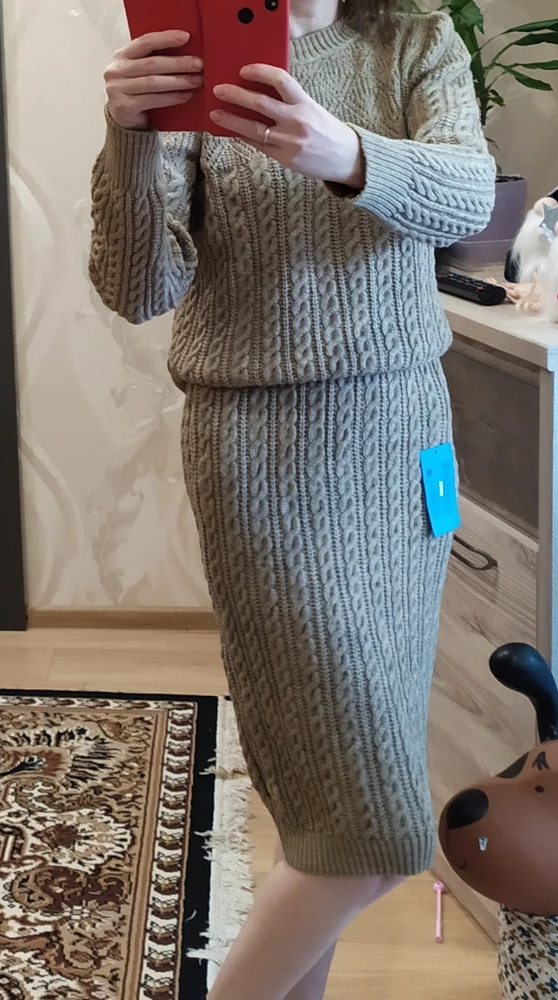 Замечательно, очень понравился. Ношу размер 42-44, рост 165.