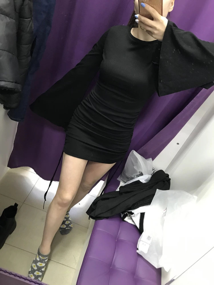 Афигенское платье, село идеально, очень нравится, что его можно регулировать по длине или сделать ассиметричным! Так что в нем можно пойти куда угодно и сделать разные образы. Ну и рукава конечно же придяют изюминку. До этого мерила похожие платья, но с обычными рукавами, они не смотрелись так шикарно. Ткань тоже понравилось. Спасибо продавцу!