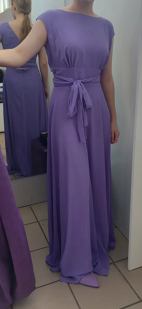 Платье красивое!
Нам не подошло по длине