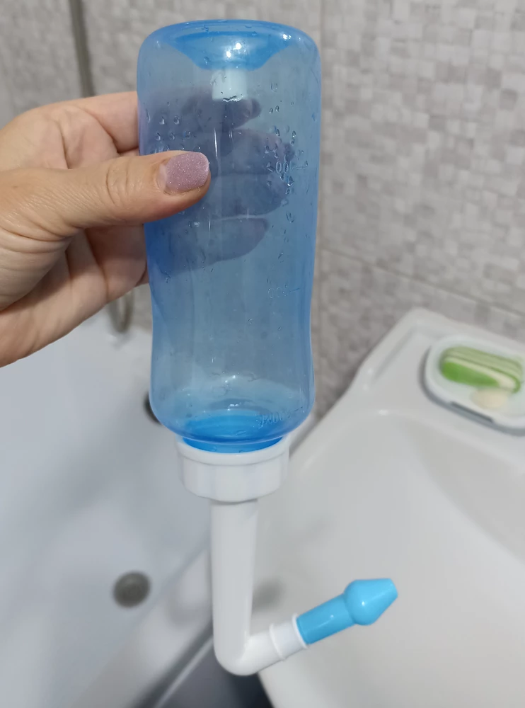Отличная бутылочка  для промывания носа , очень удобная, вода течёт не очень быстро, но это и хорошо.