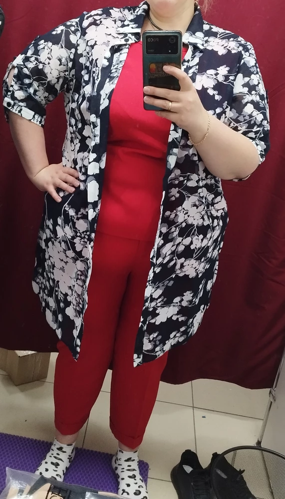 Звезду сняла за топ, ну уж очень короткий. Вот интересно как расчитывают на размер 60...ну явно у людей в таком размере есть фартук, большой живот. Почему нельзя подлинее сделать топ? 🤷‍♀️