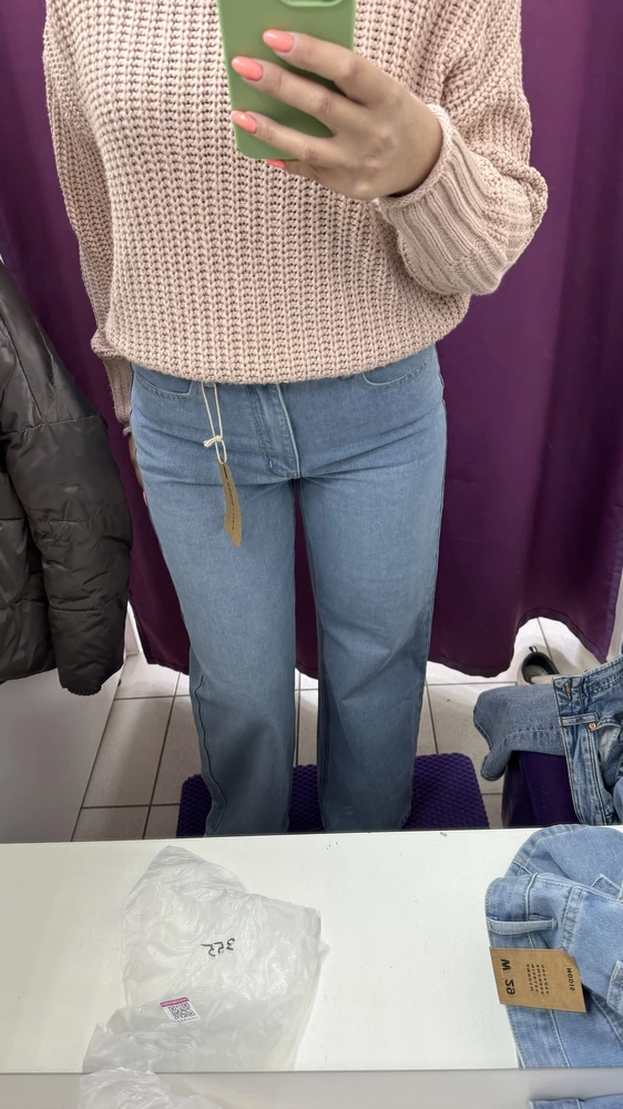 Джинсы отличные 👍на свой 46-48 размер  мне подошел размер джинсов 28. Размер 29 великоваты в талии