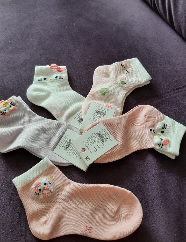 Хорошие носочки. Тоненькие, в размер.
Прикольные.