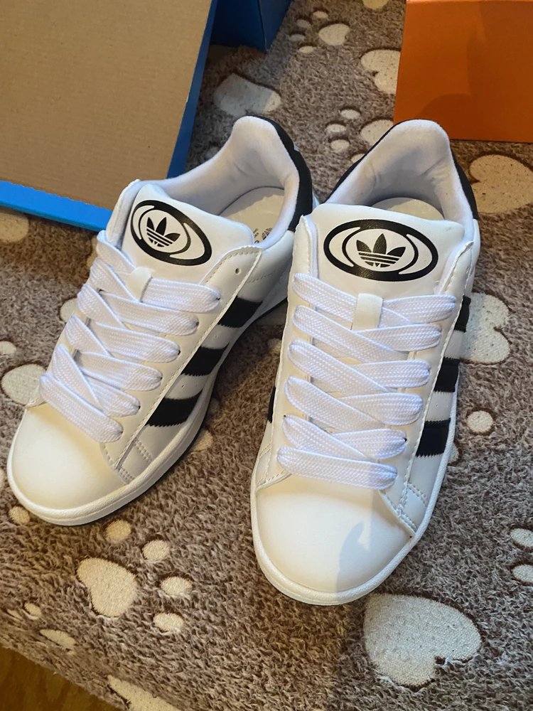 Кросовки подошли по размеру,осень удобные и мягкие,не какого боака нет,все очегь хорошо,за свою ценну даже очень хорошие 😊