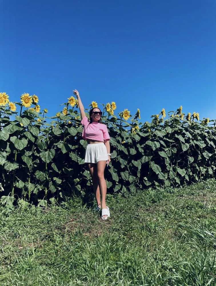 Идеальное качество 
Помле стирки не сели , катышек нет ) на мне 46 размер М