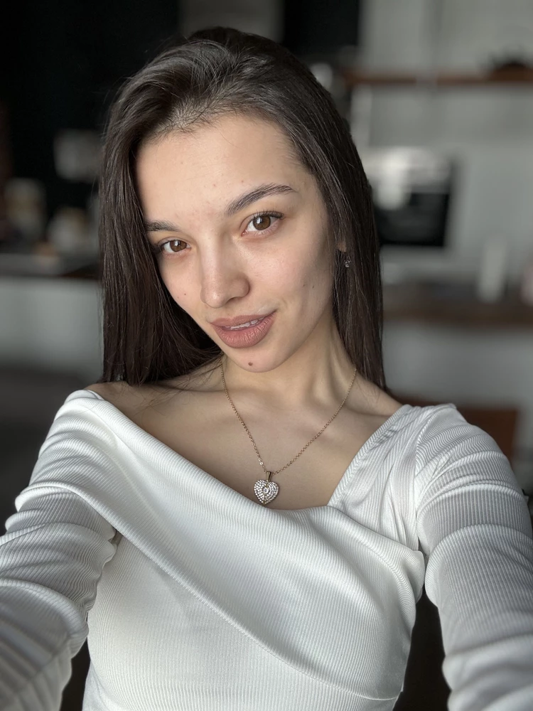 Очень красивый лонгслив, женственный