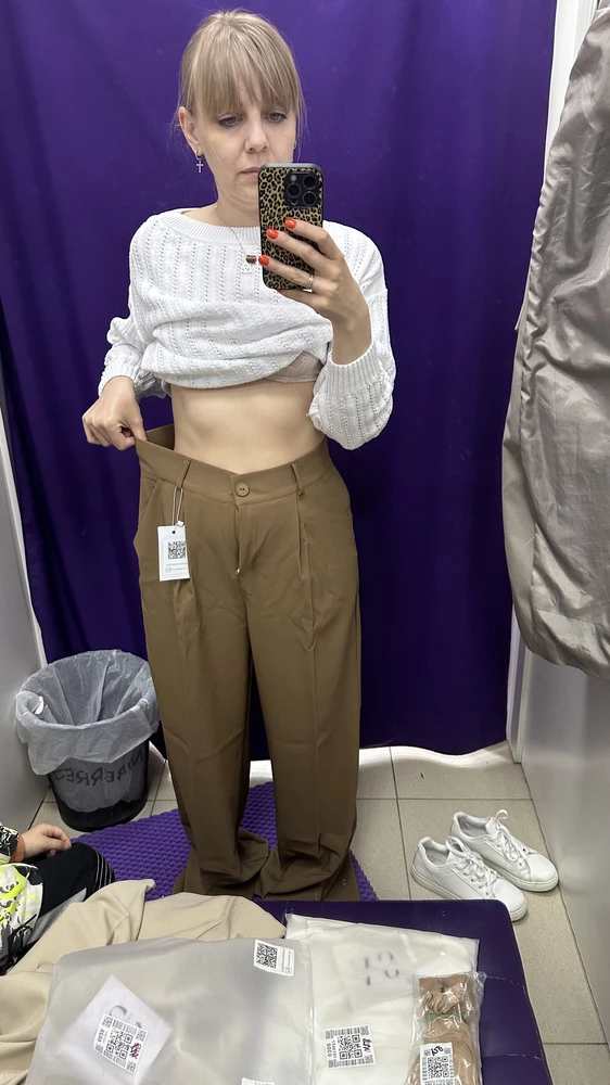 Заказывала брюки согласно таблице размеров представленной магазином. Размер М ОТ 68 см, у меня ОТ 69, ОБ 96 брюки огромны.
По качеству хорошие