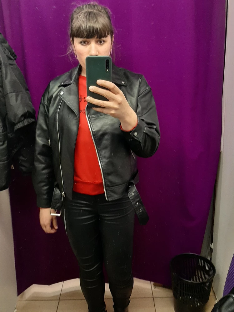 Куртка пришла классная , я очень долго выбирала фасон ,но как то нашла эту и даже не думала сразу купила . Спасибо за курточку все отлично, на мне 46 р
💥💥💥