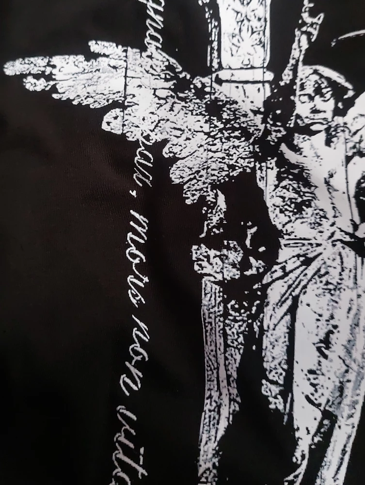 ткань хорошая, принтер средний (немного на наклейку похож) в целом хорошая, разве что длинная чутка