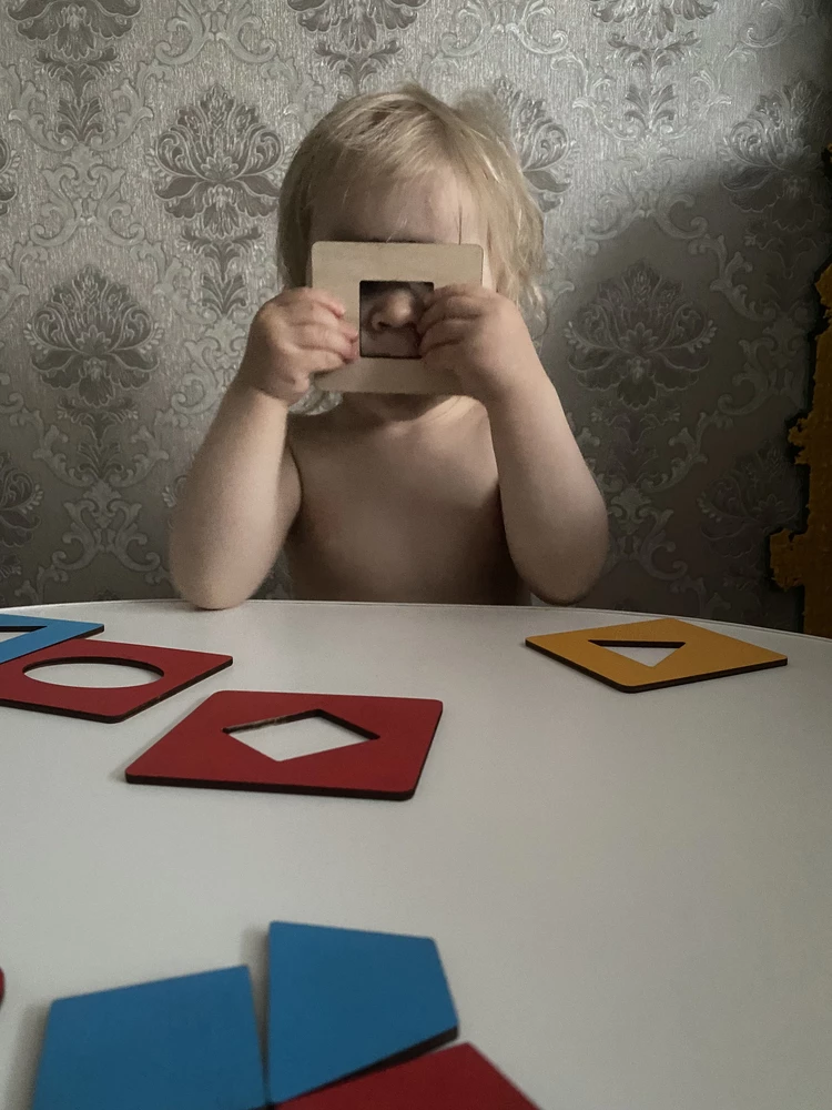 Отличные пазлы, качество огонь, ребенку 1,8 очень зашло. Удобно цвета учить, в будущем формы👍🏼