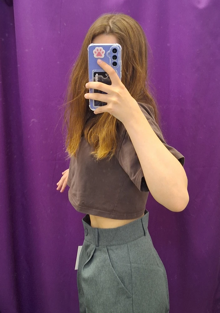 62/95 - s конкретно большой. На попу налазят без проблем,но в поясе - капец. Ткань клёвая. Рост 162 - длинные.