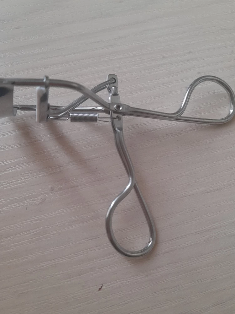 отлично завивает ресницы,берите не пожалеете! спасибо продавцу