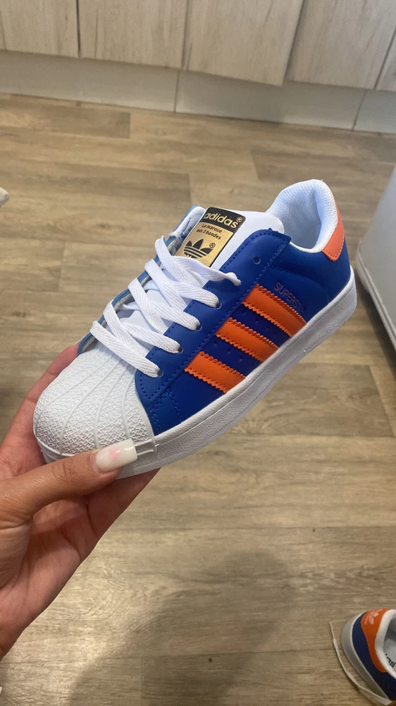 За такую цену очень хорошие кроссовки ❤️размер соответствует, всем советую