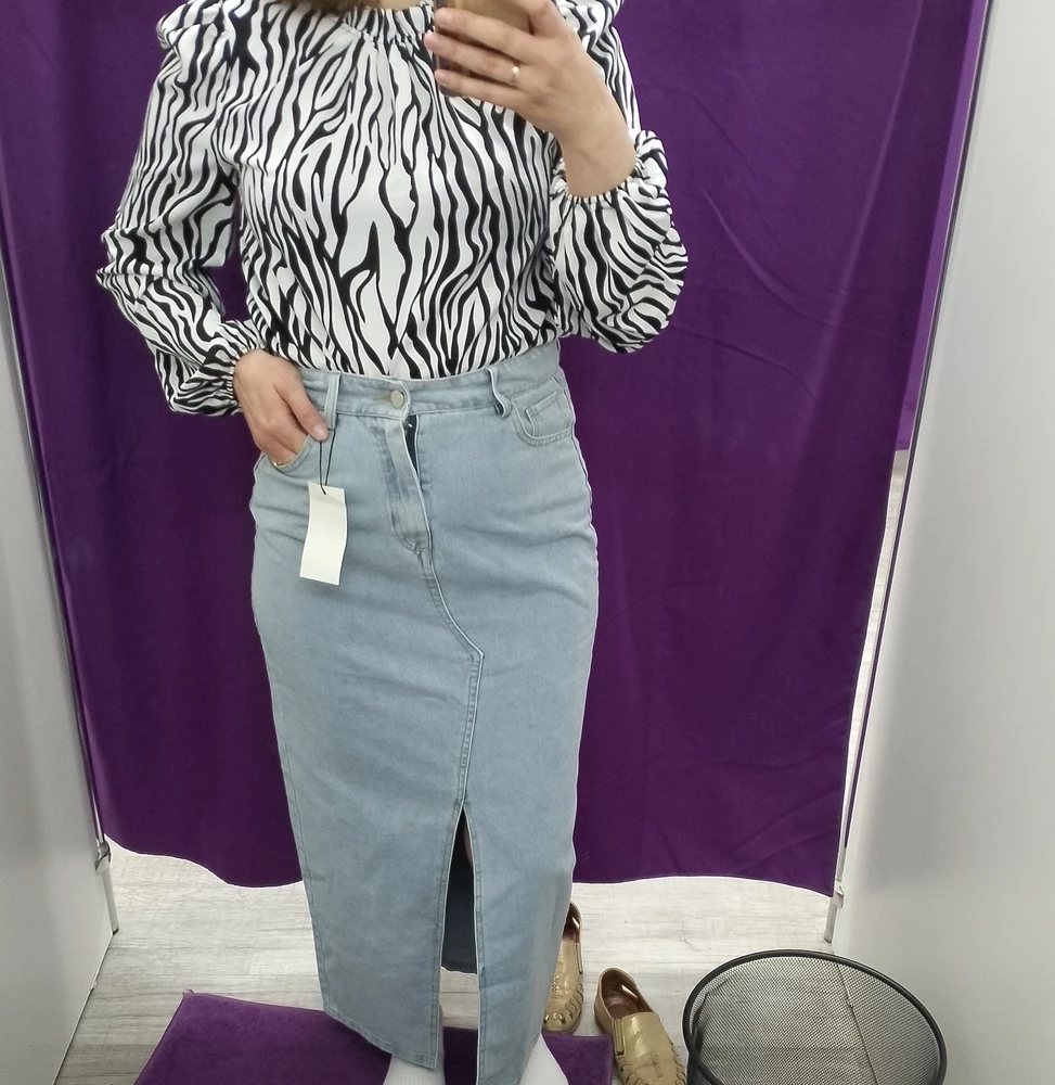 Хорошая блуза, мне нравятся рукава. По размеру подошло