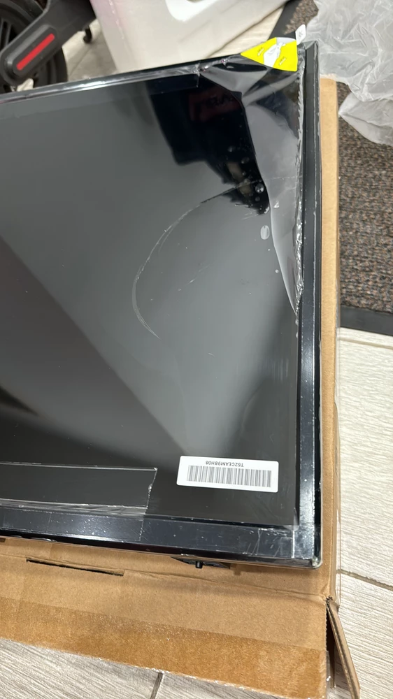 Проверить целостность в ПВ не разрешили. Хорошо проверил сразу дома а не на даче. Экран под пленкой битый. Компоектация полная. 
PS. Странная вещь при составлении возврата по браку. Фотки и видео грузятся в форму и затем пишет ошибка отправки