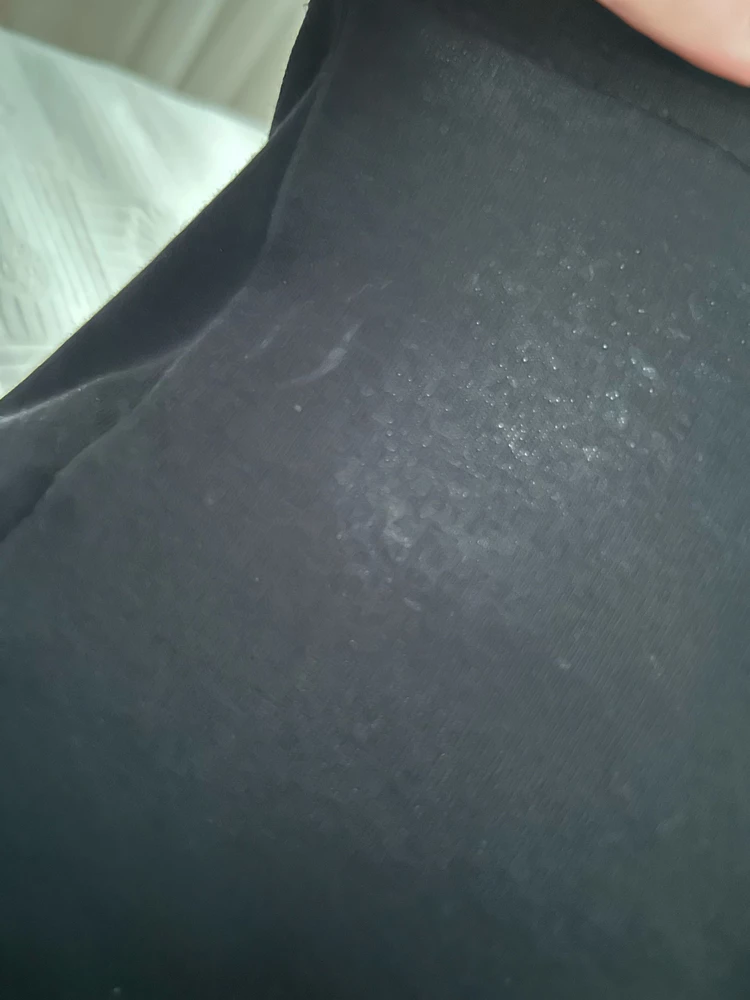 Майка хорошая,можно брать,чуть-чуть просвечивает,но не страшно.Размер соответствует