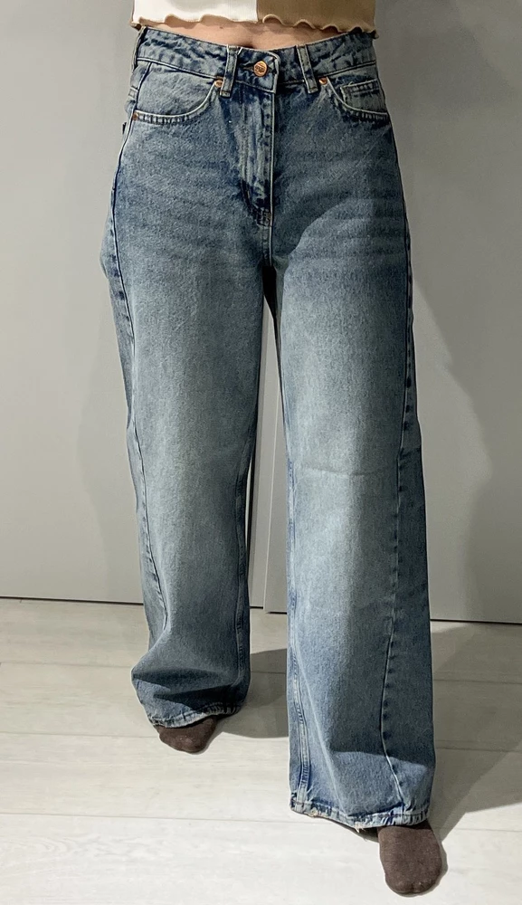 Классные джинсы, на фото длина на рост 167. Однозначно рекомендую к покупке!
Спасибо продавцу за подарочек)