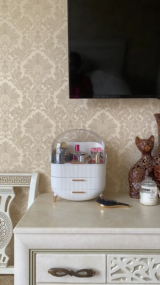 Очень вместительный органайзер. И смотрится эстетично.