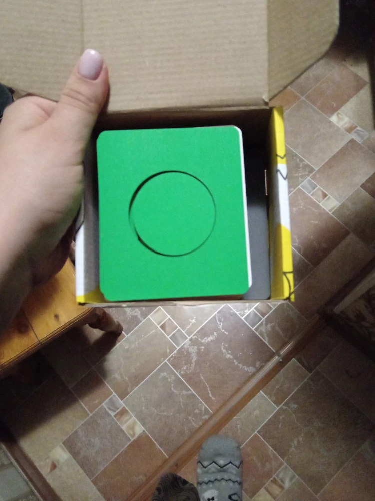 Заказывала пазлы ребёнку на день рождения. Заказала пазлы половинки с животными, прислали досточки фигурные, очень расстроена, нв пункте выдачи проверять не стала, открыла за сутки до дня рождения ребёнка
Настроение испорчено.